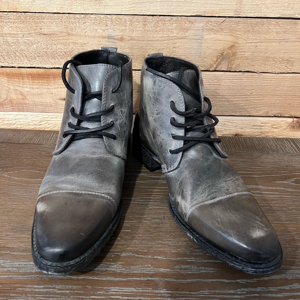 New men’s Free Bird by Steven. Gulch Chukka boots size 11. Never worn.